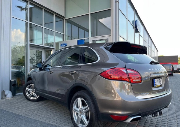 Porsche Cayenne cena 99500 przebieg: 218000, rok produkcji 2013 z Opatów małe 326